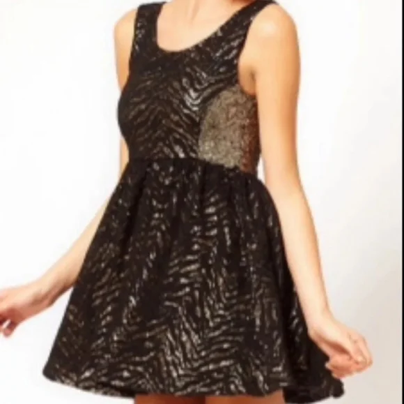 🩷 3/$15 Hunts No More Zebra Sequin Mini Dress, Medium, Like New - Picture 2 of 9